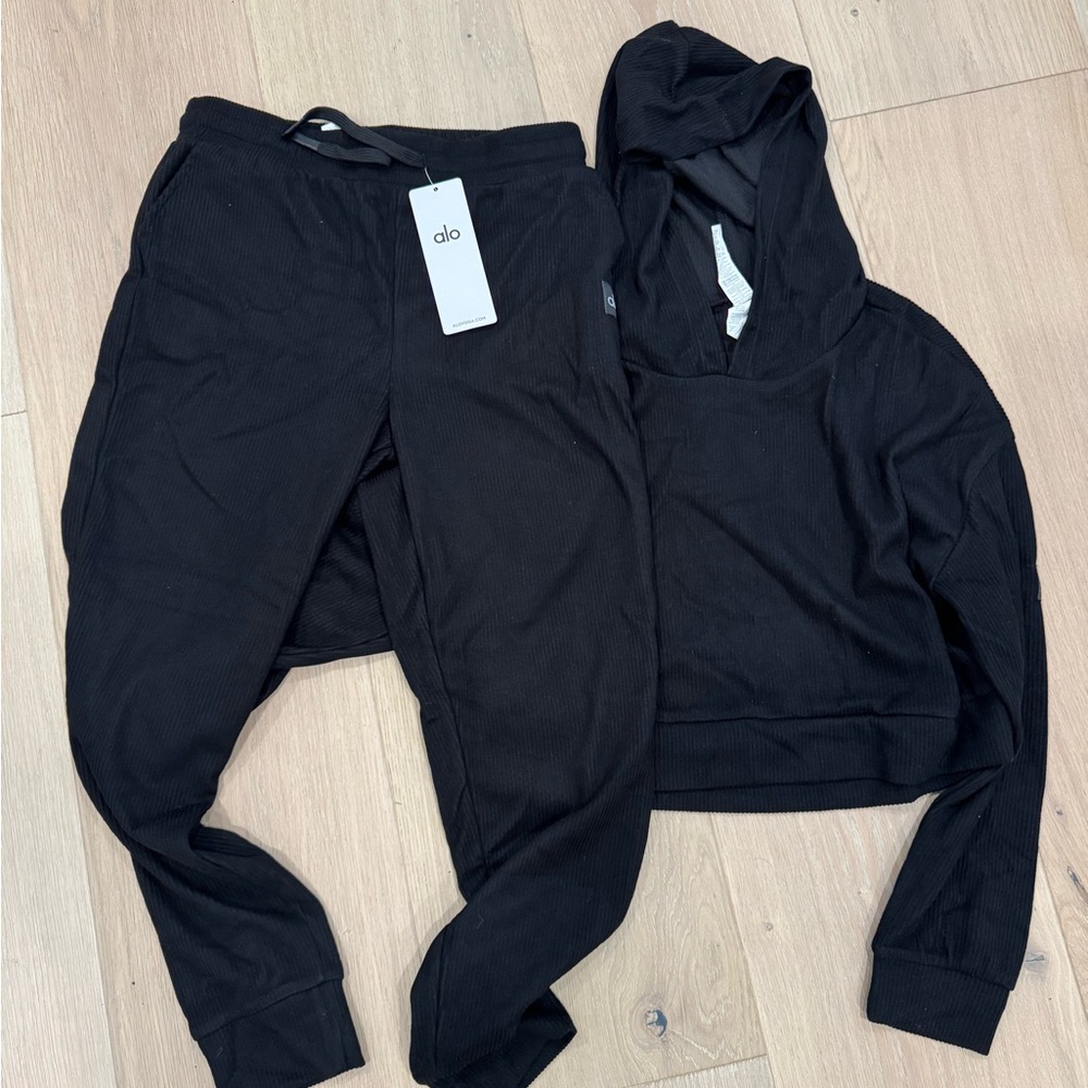 Muse Alo style hoodie and sweatpants